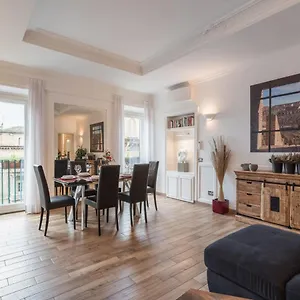 Apartment The Best Rent - Elegant Three-bedroom A Few Steps From Fontana Di Trevi, Rome
